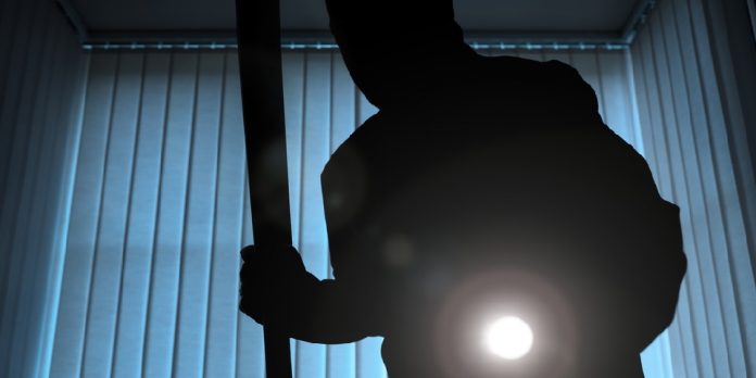 burglar-at-night-resize